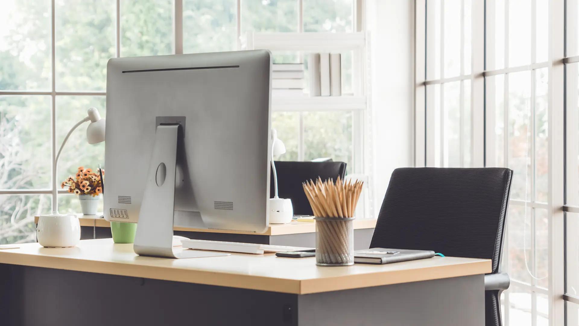 02-homeoffice_laptop_tisch_0303-1920