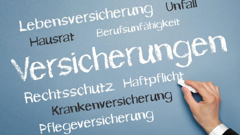 02-versicherung_tafel_kreide_0324-1920